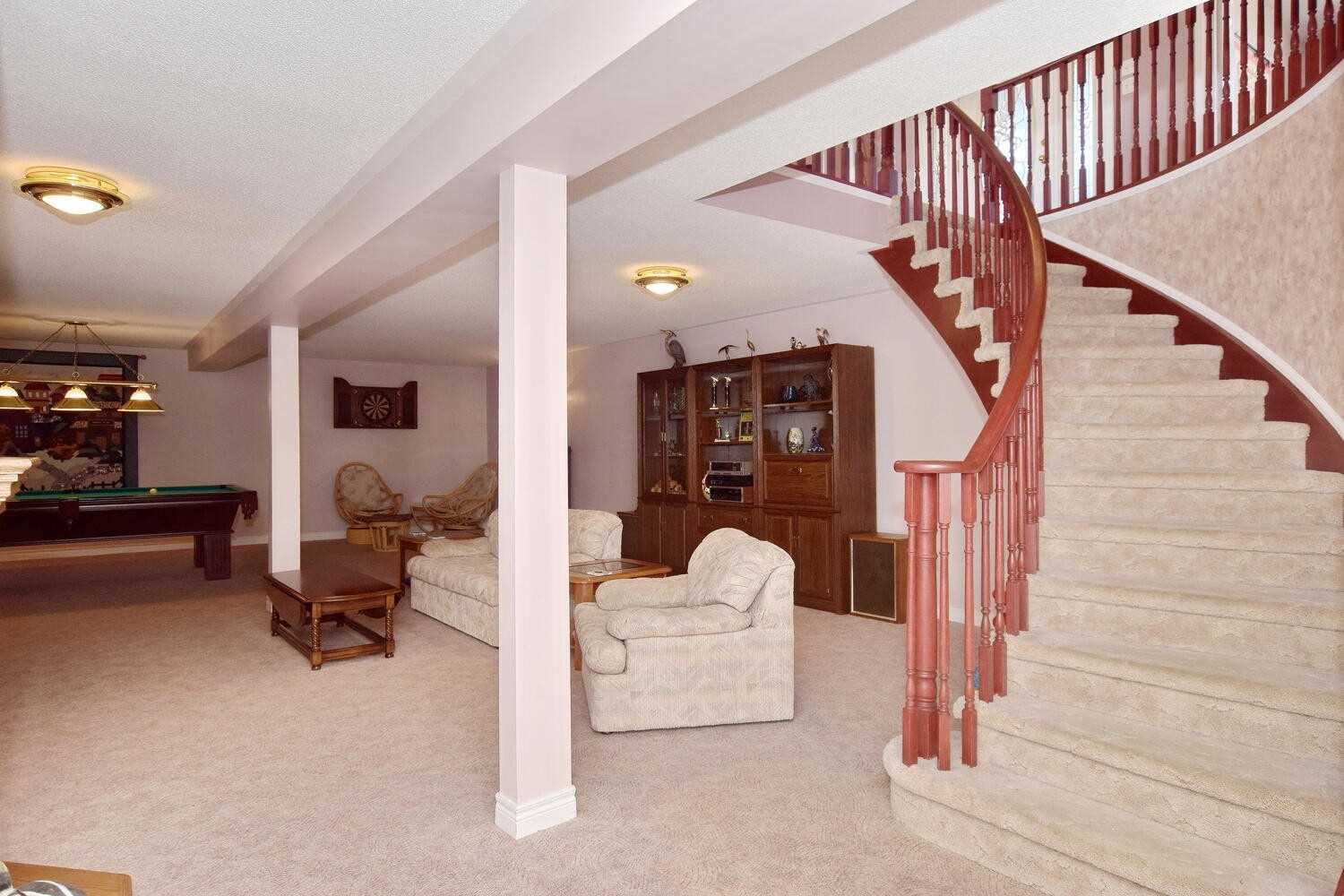 207 Aldred Dr