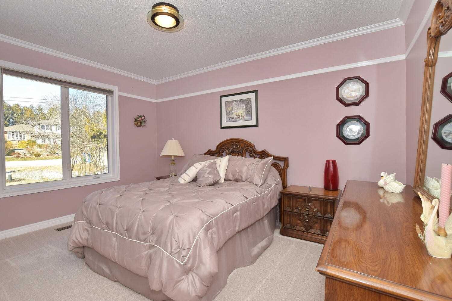 207 Aldred Dr