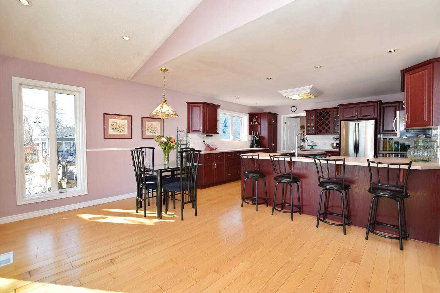 207 Aldred Dr