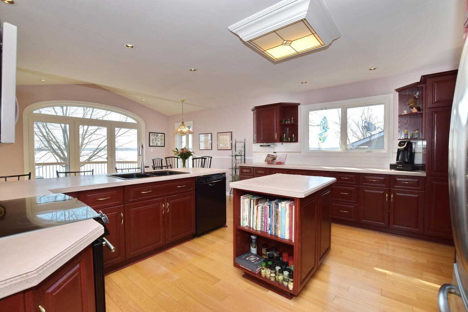 207 Aldred Dr