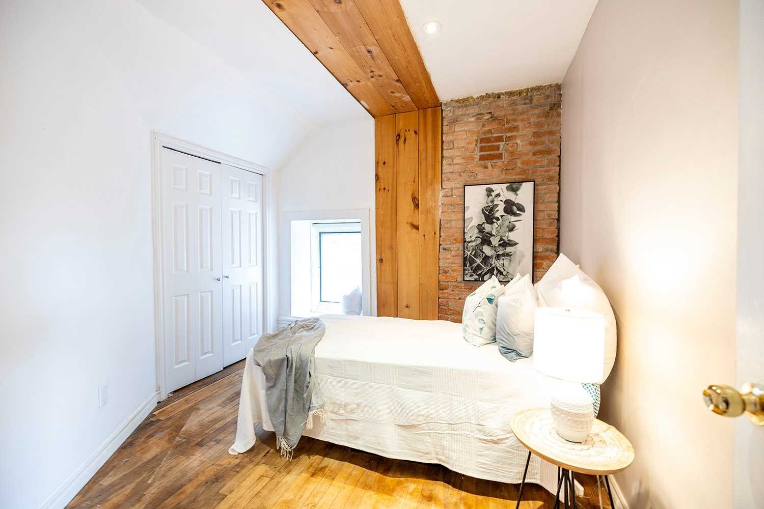2319 Wildwood Cres