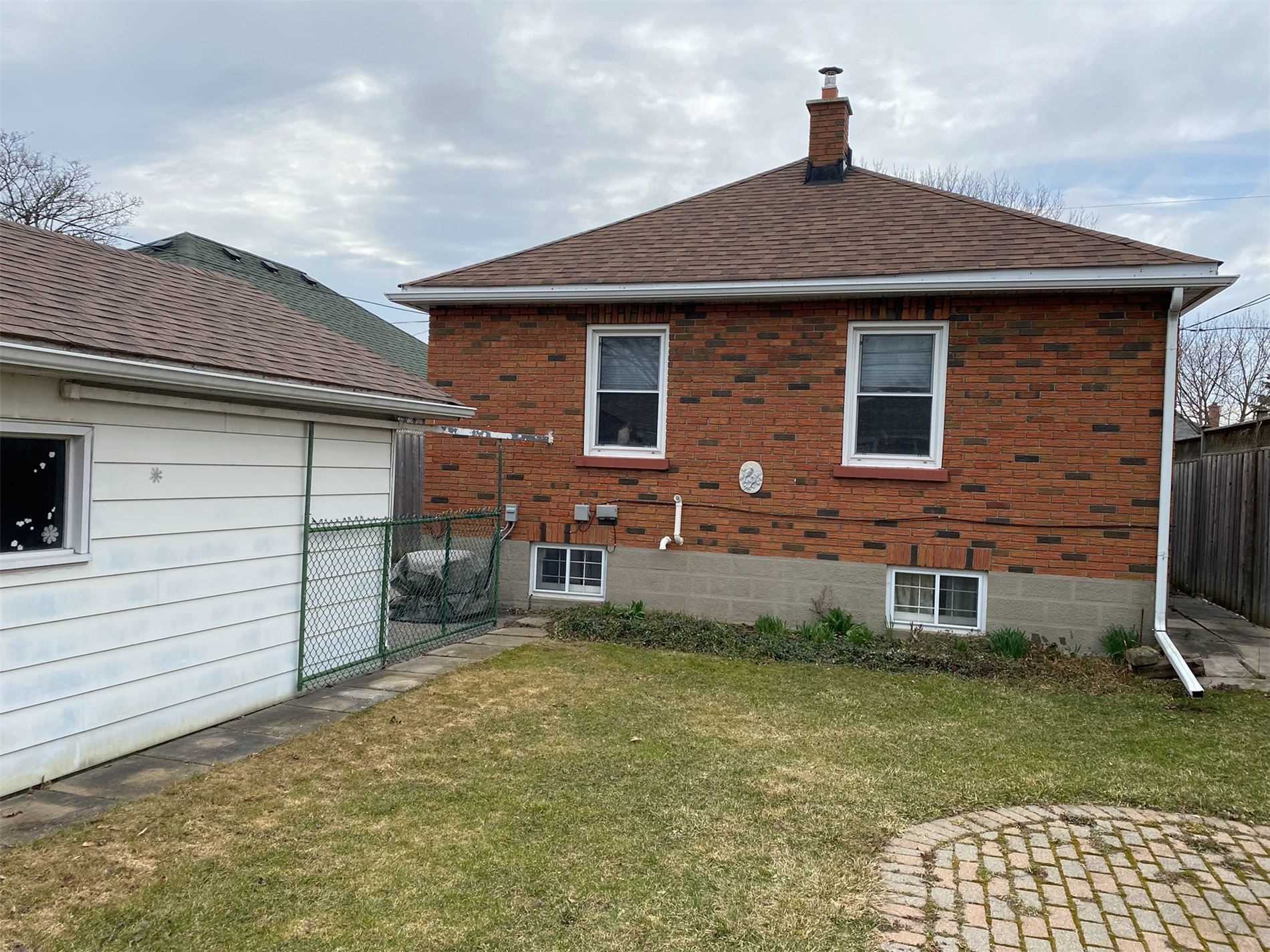 159 Cadillac Ave S