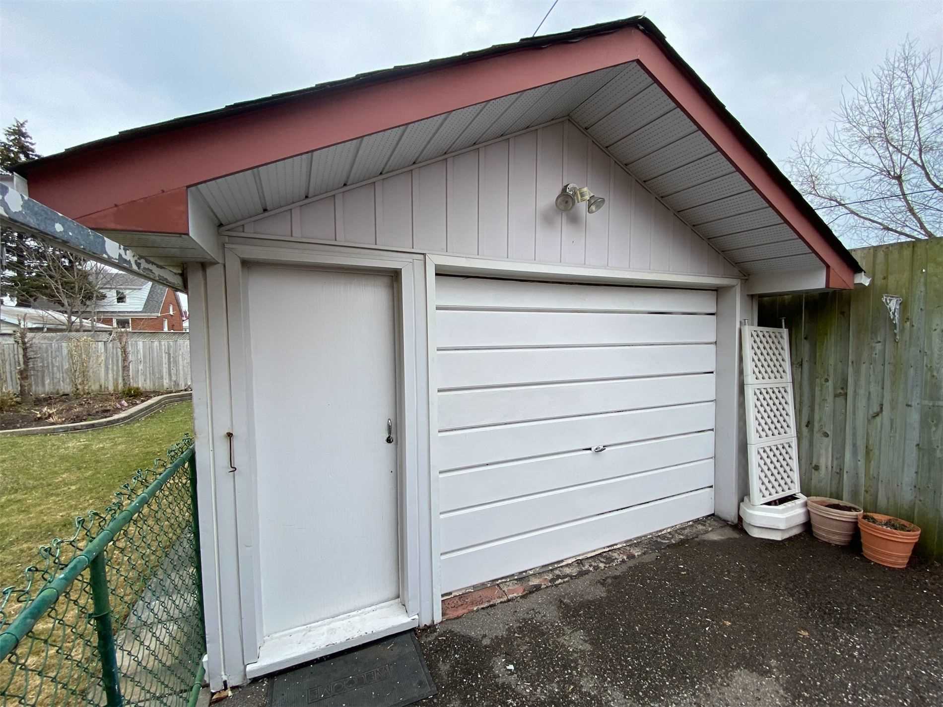 159 Cadillac Ave S