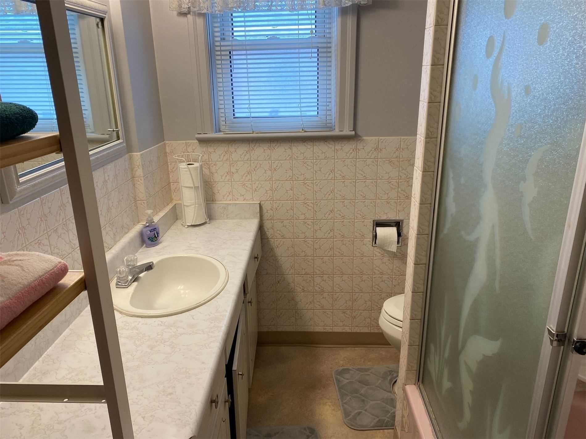 159 Cadillac Ave S