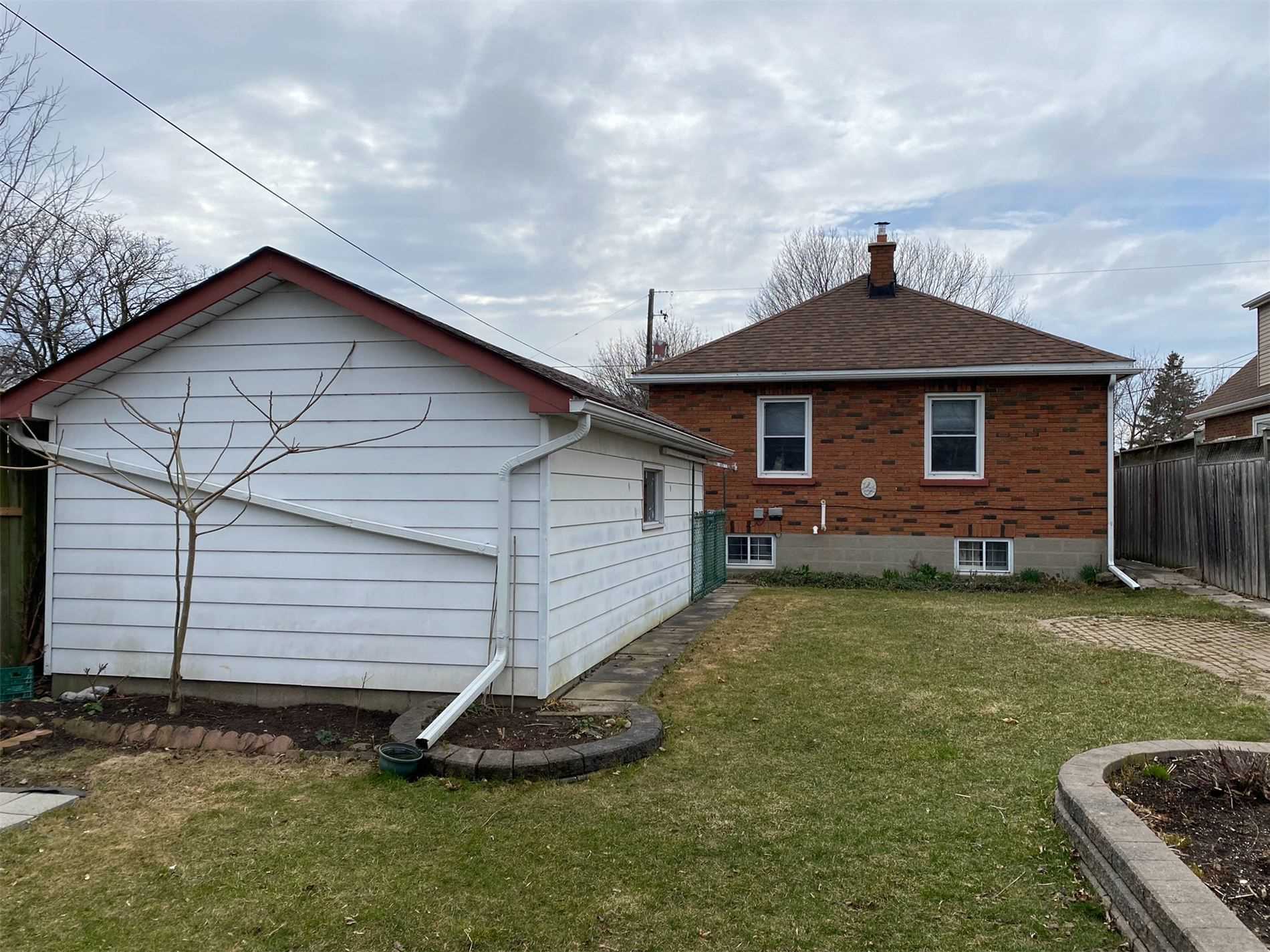 159 Cadillac Ave S