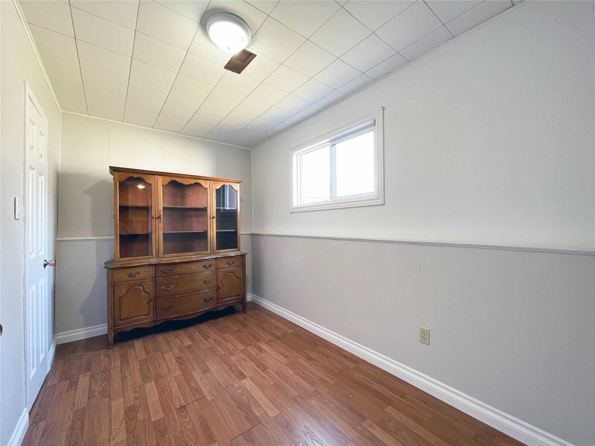 4 Orchard Park Dr