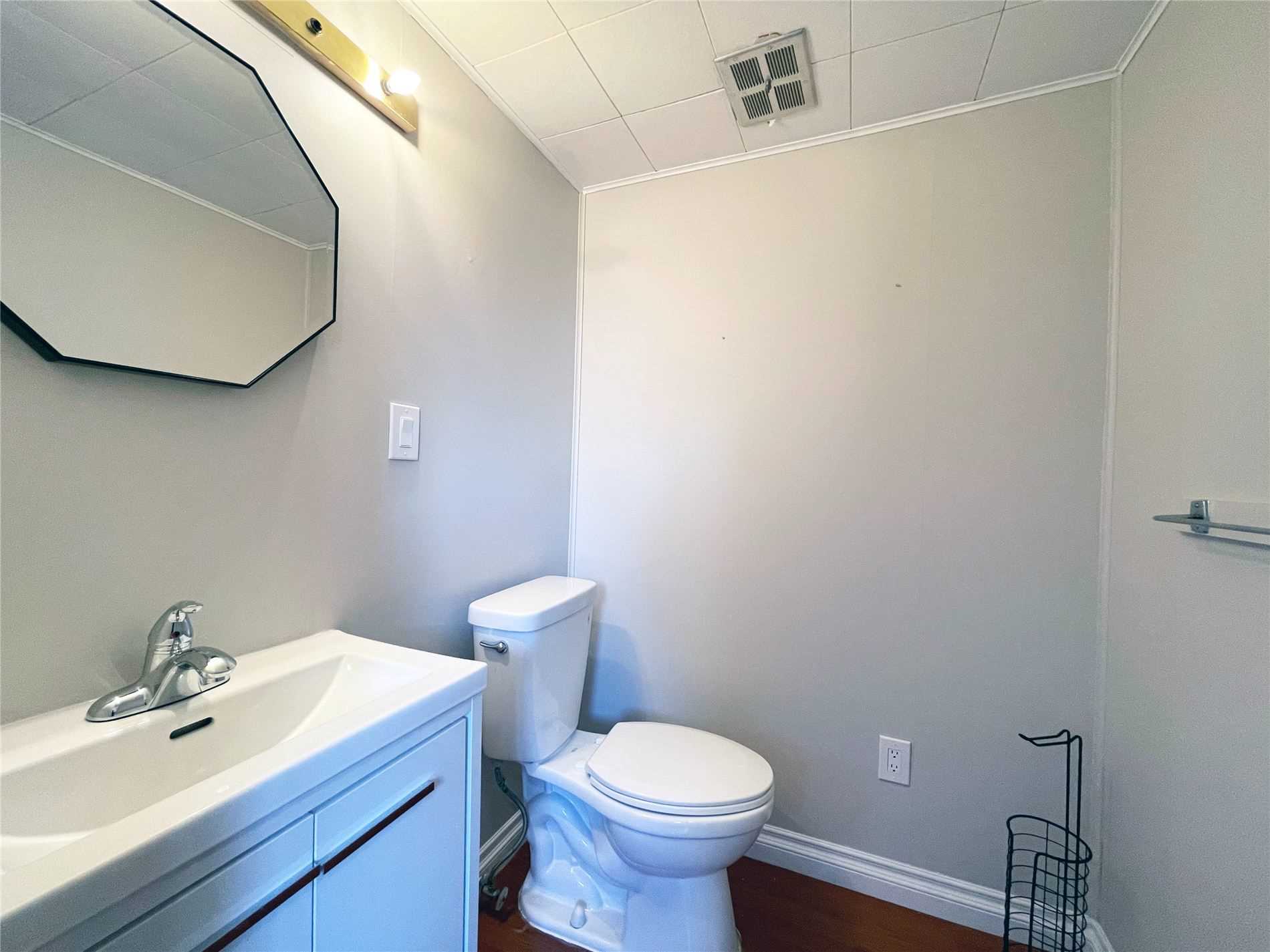 4 Orchard Park Dr