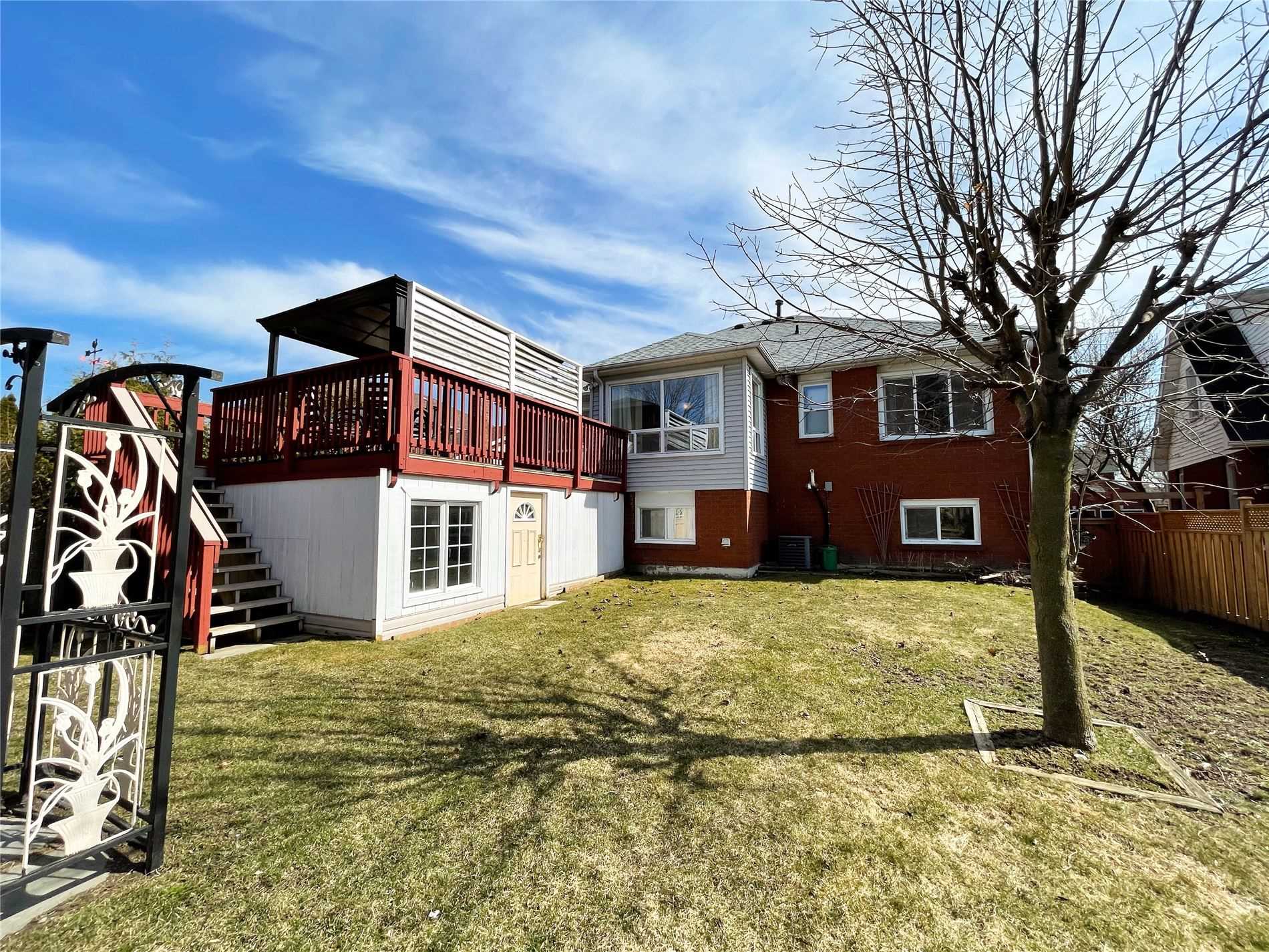 4 Orchard Park Dr