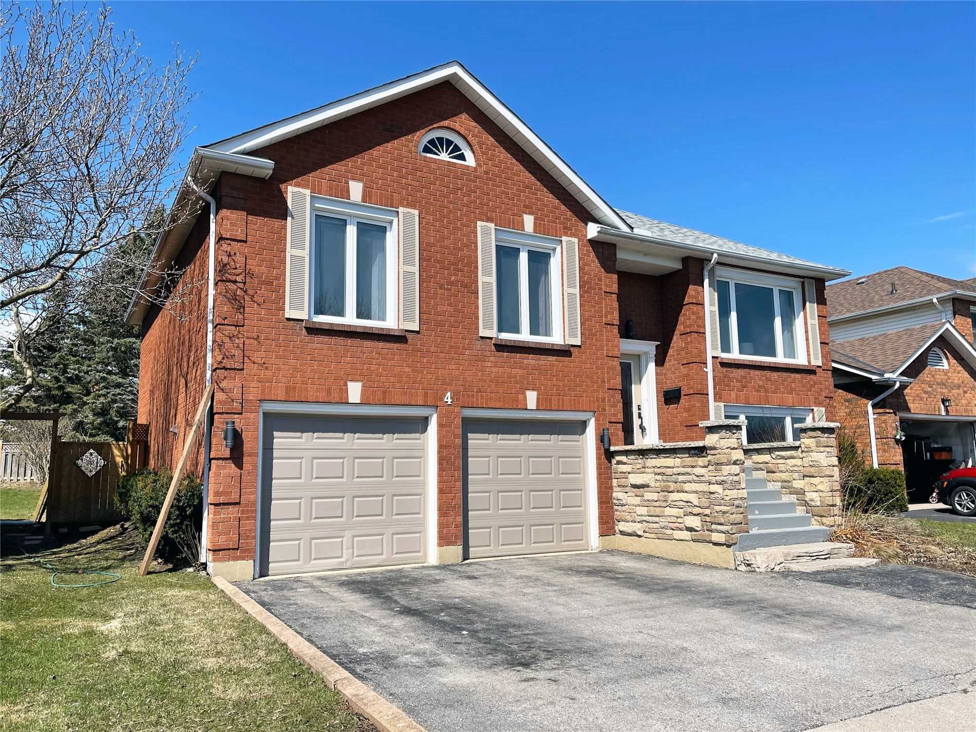 4 Orchard Park Dr