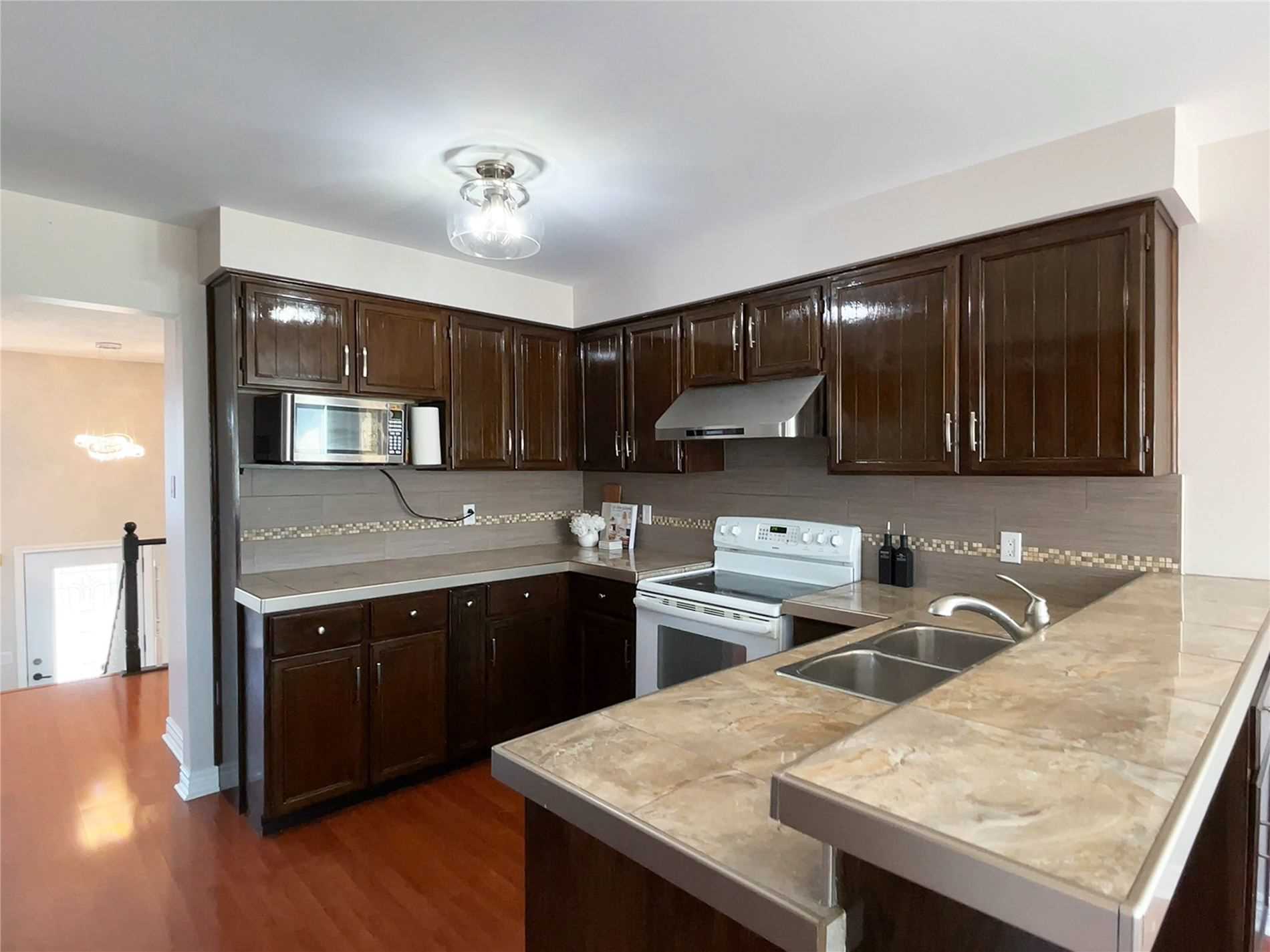 4 Orchard Park Dr