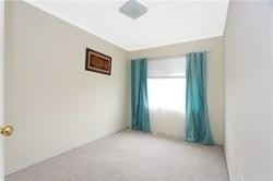 160 Bayly St W