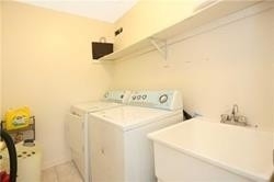 160 Bayly St W