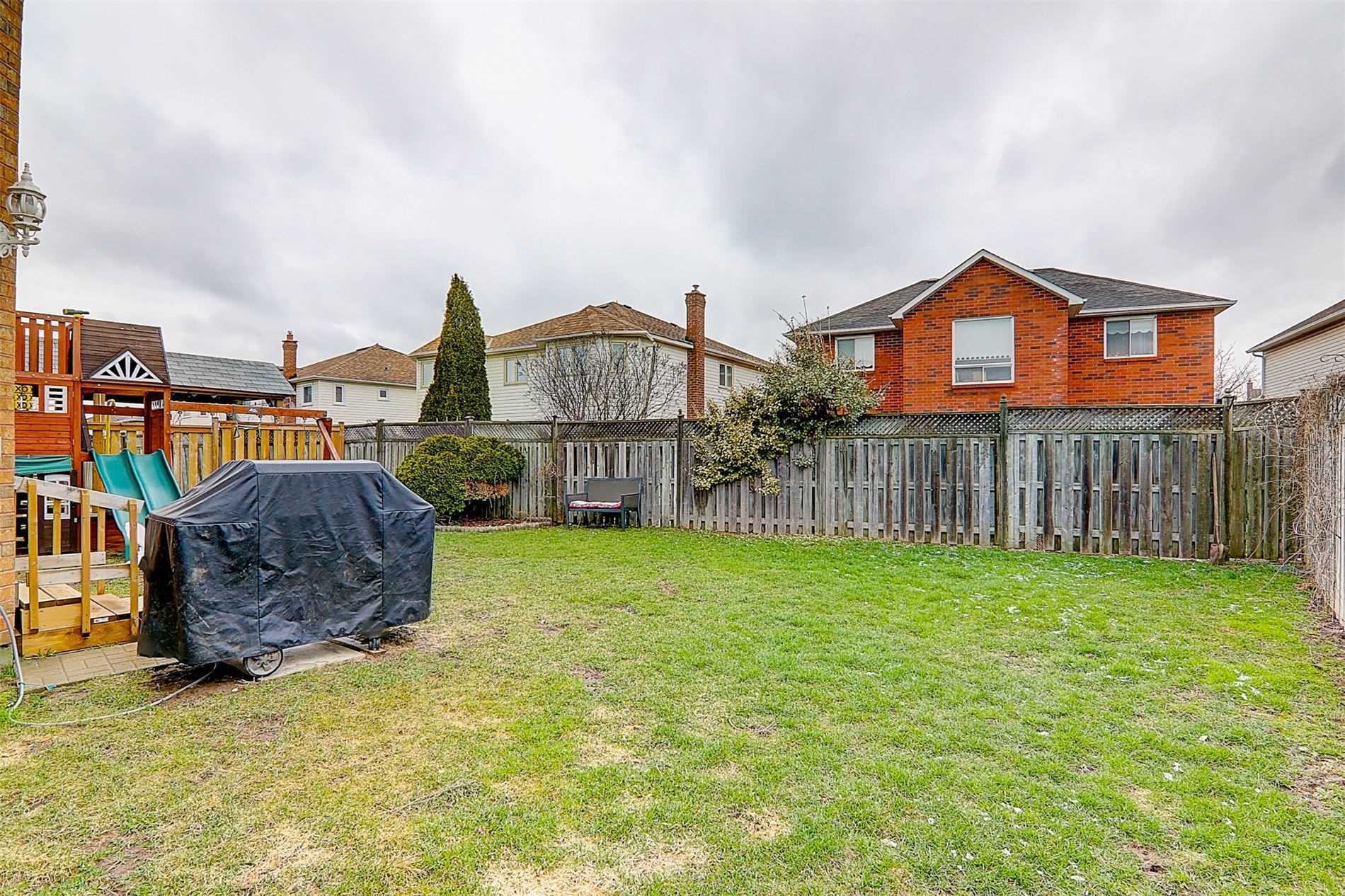 110 Glenabbey Dr