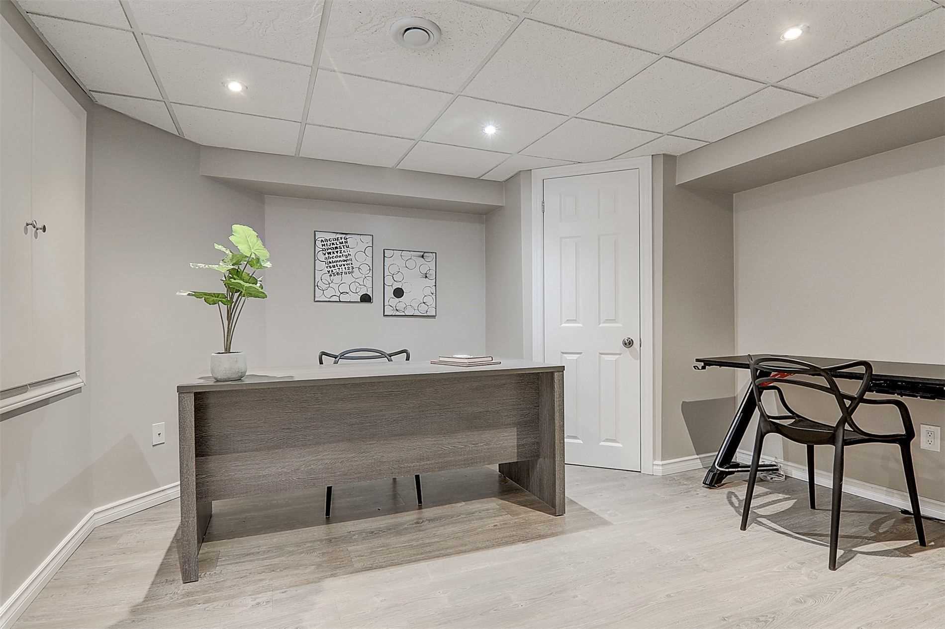 110 Glenabbey Dr