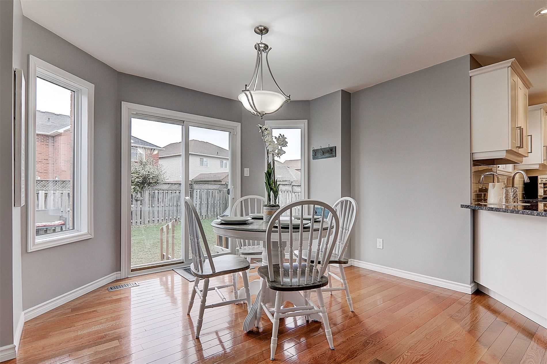 110 Glenabbey Dr