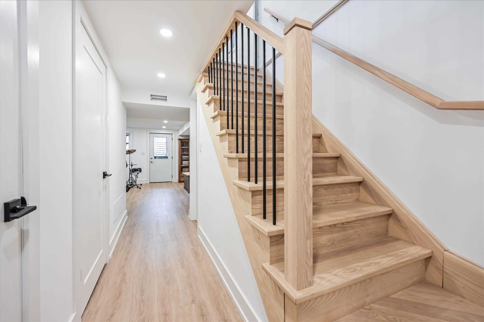 77 Wiley Ave