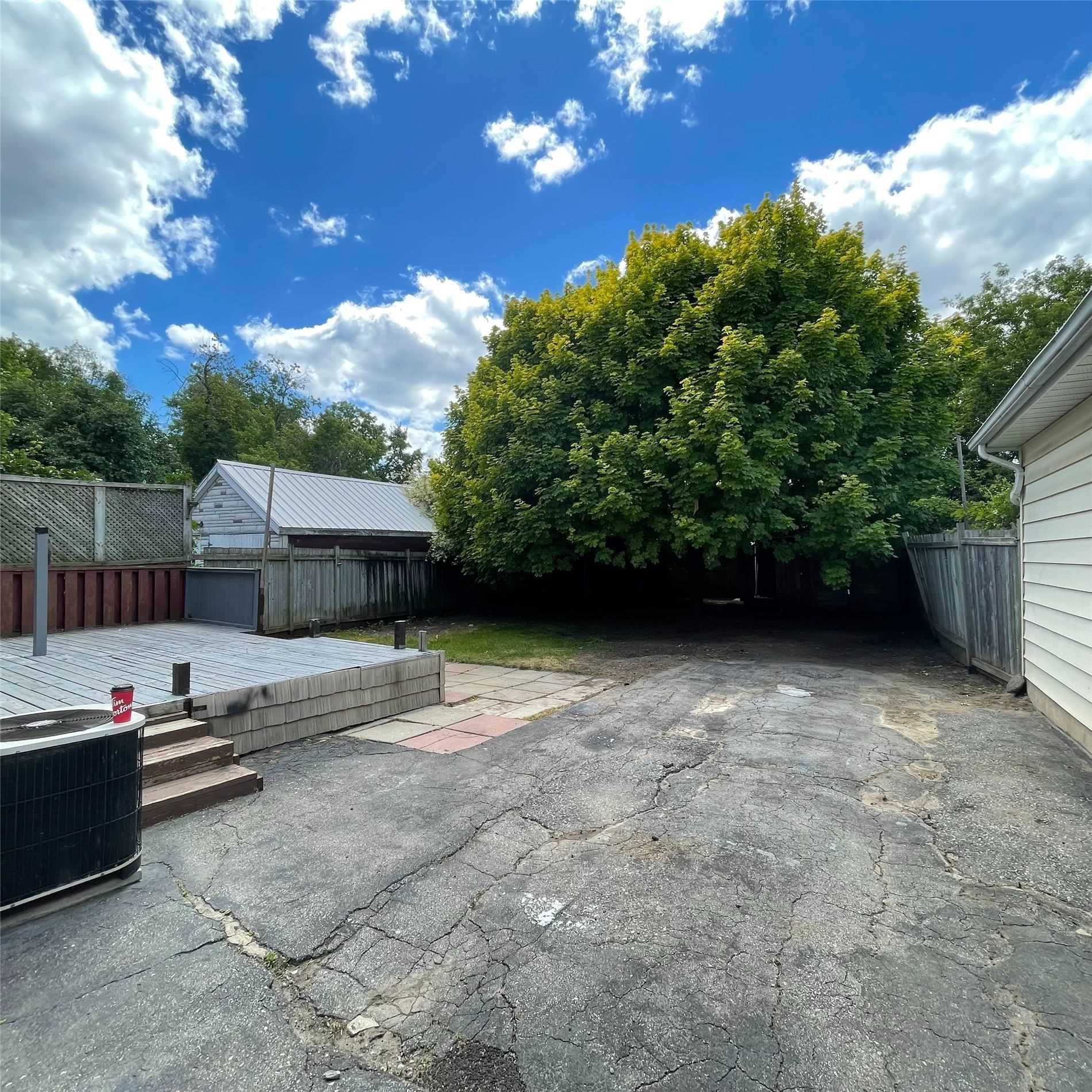 324 French St