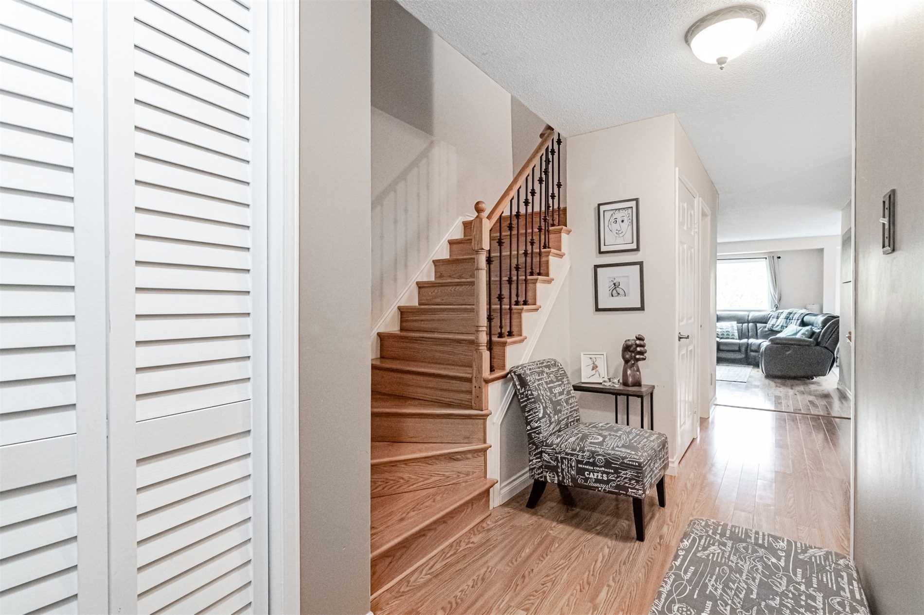 10 Bramwell Dr