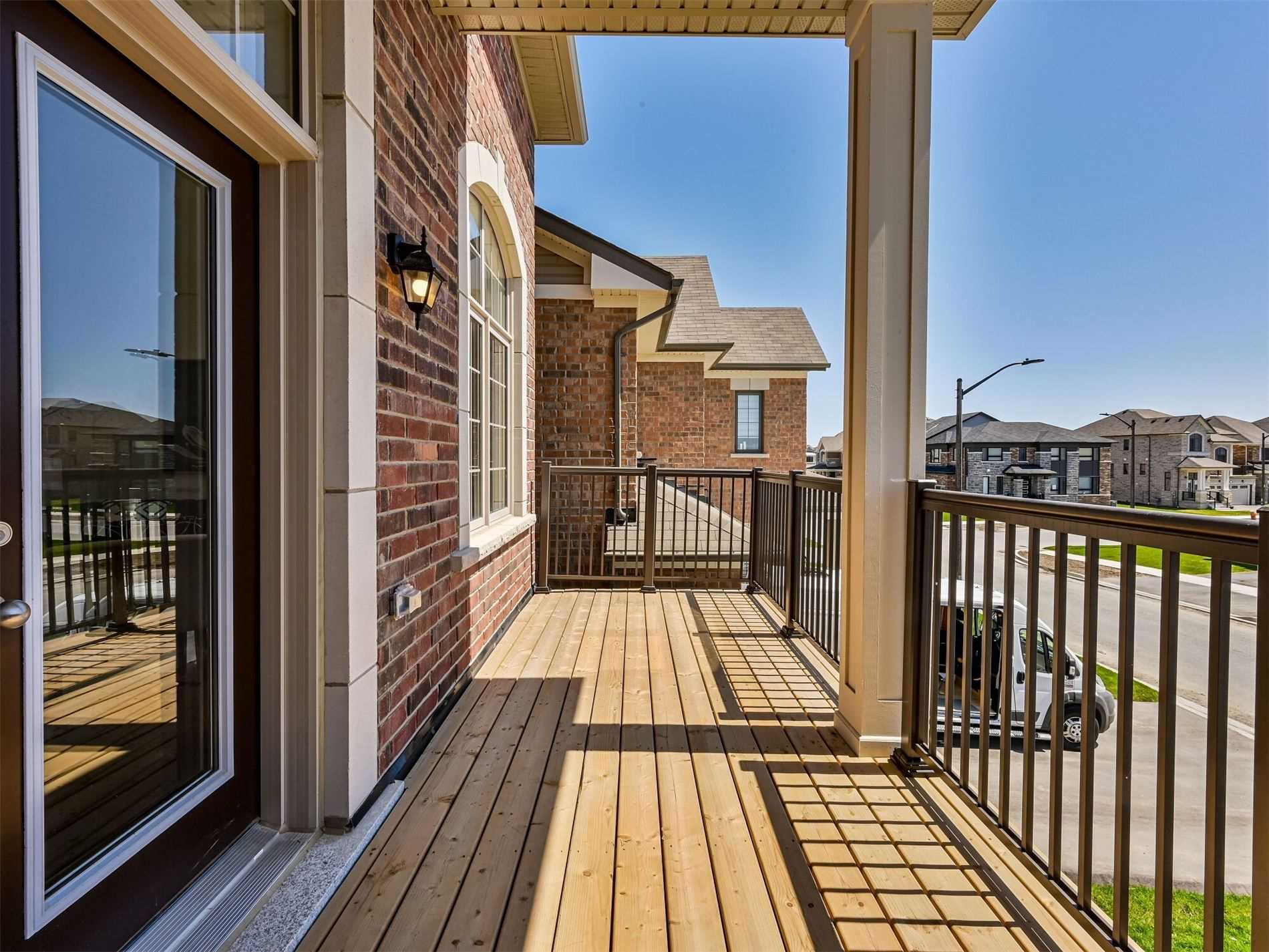 20 Lockyer Dr