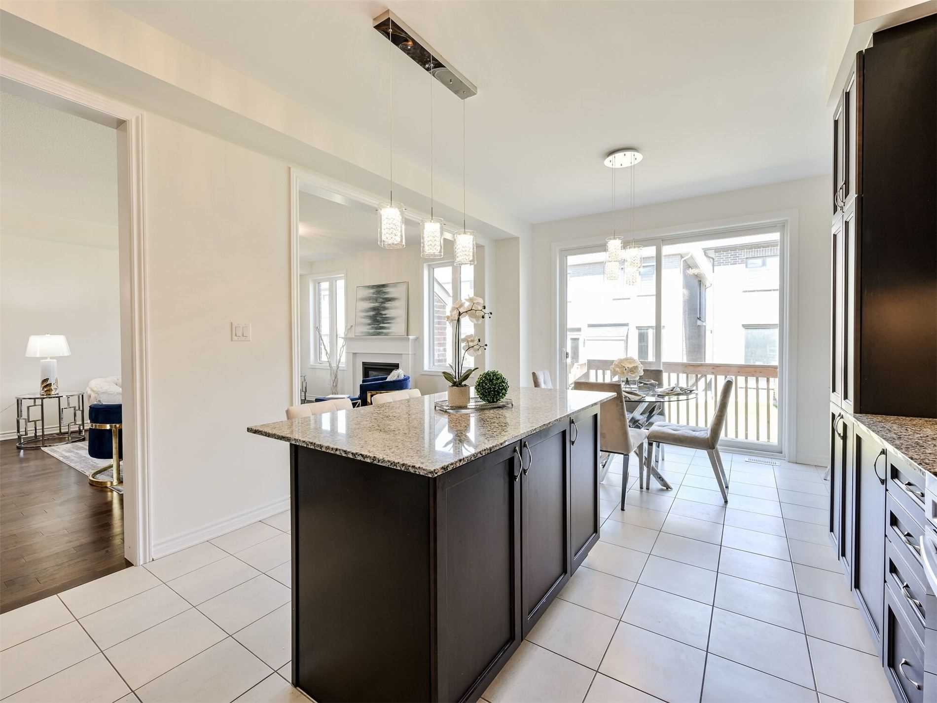20 Lockyer Dr