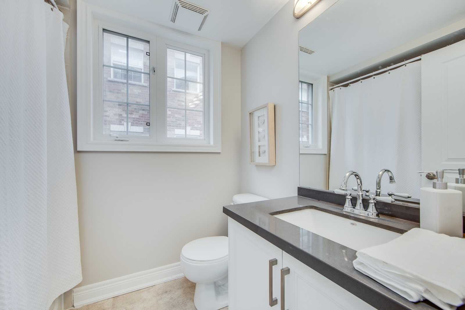 2 Fairhead Mews