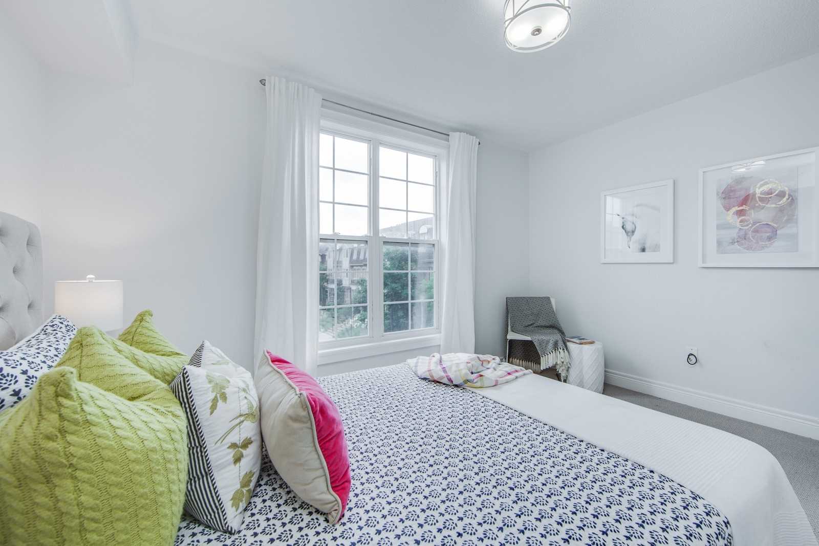 2 Fairhead Mews