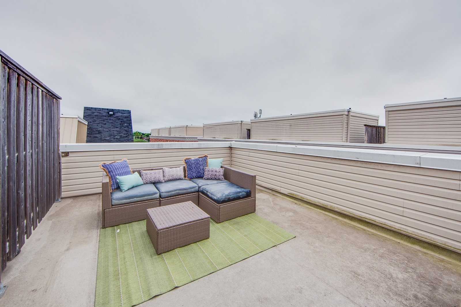 2 Fairhead Mews