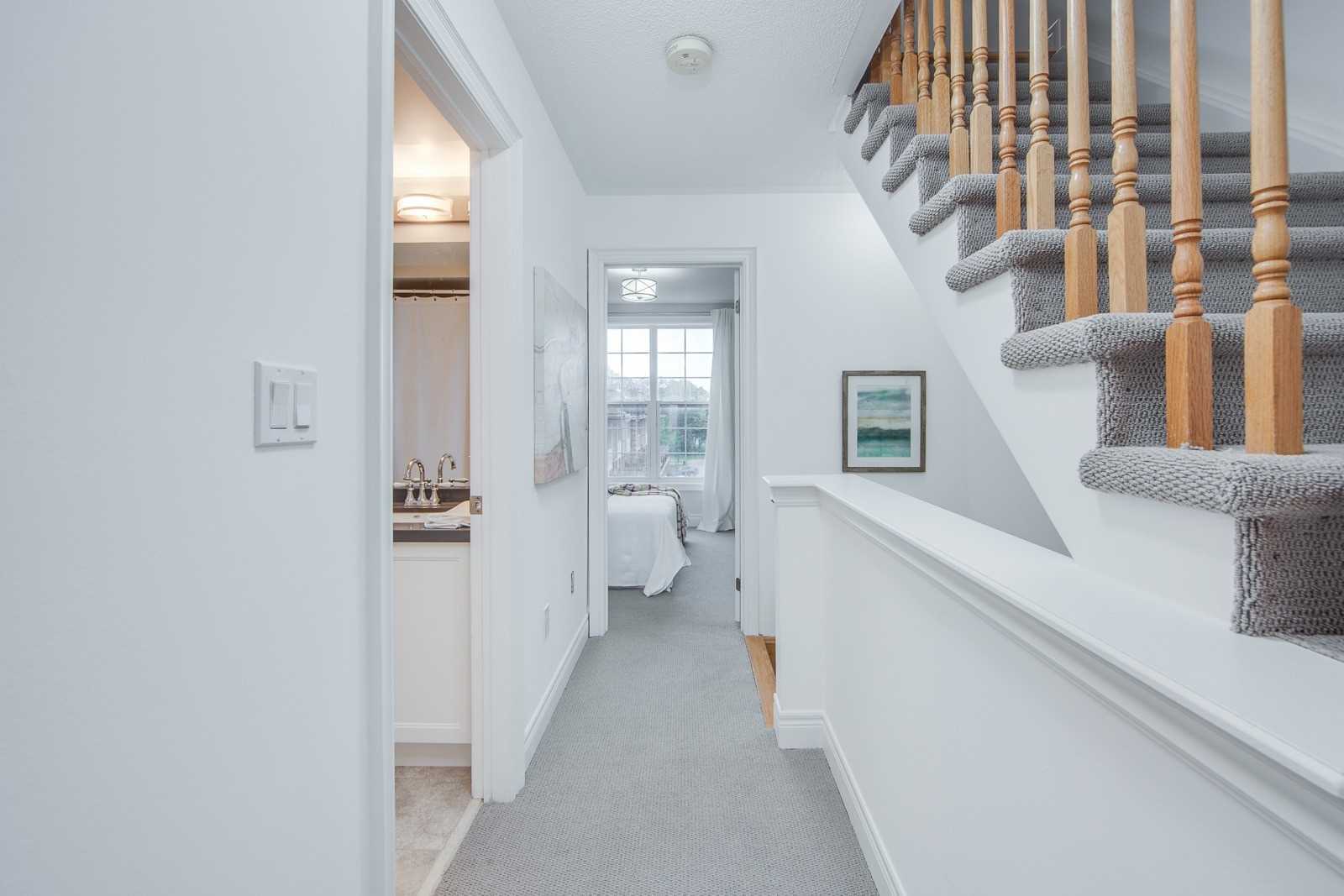 2 Fairhead Mews