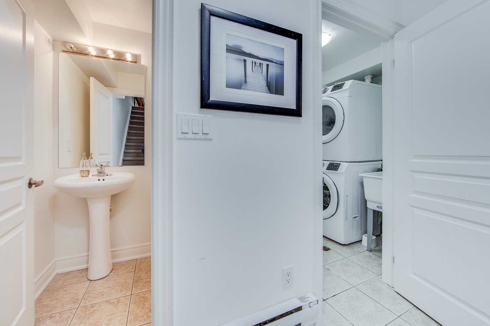 2 Fairhead Mews