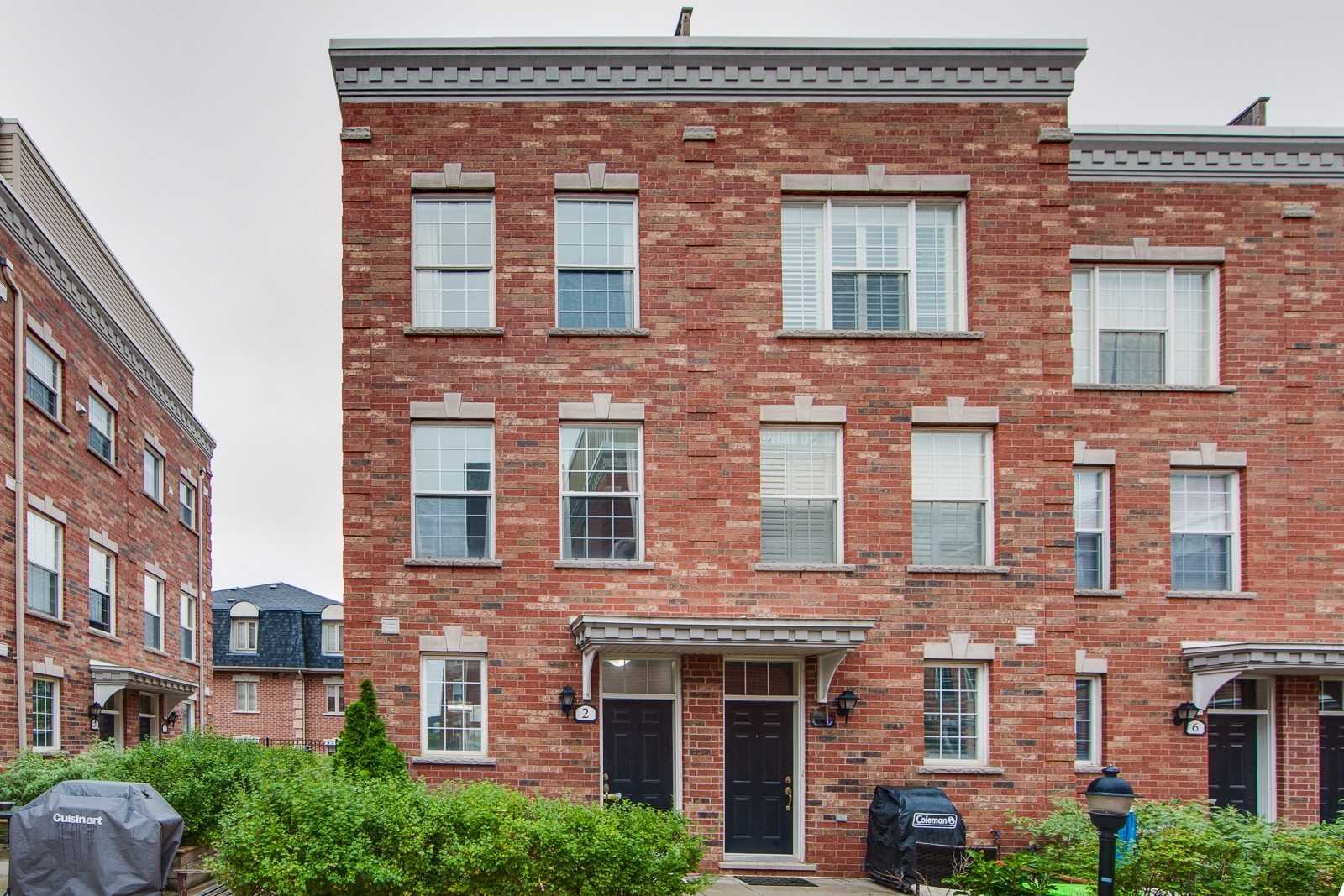 2 Fairhead Mews
