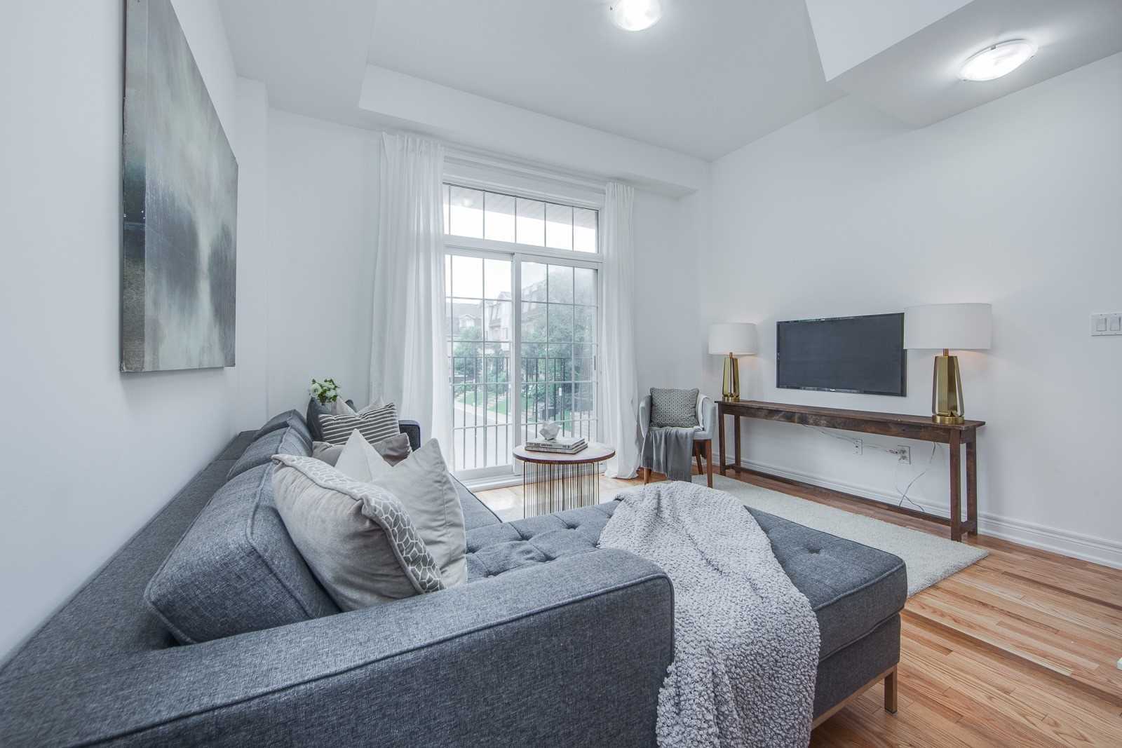 2 Fairhead Mews