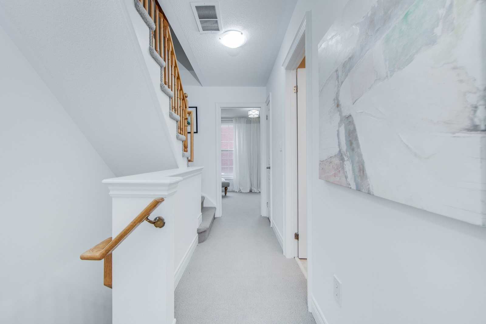 2 Fairhead Mews
