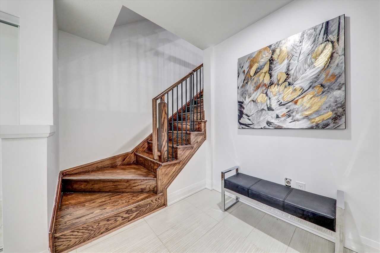 53 King George Way