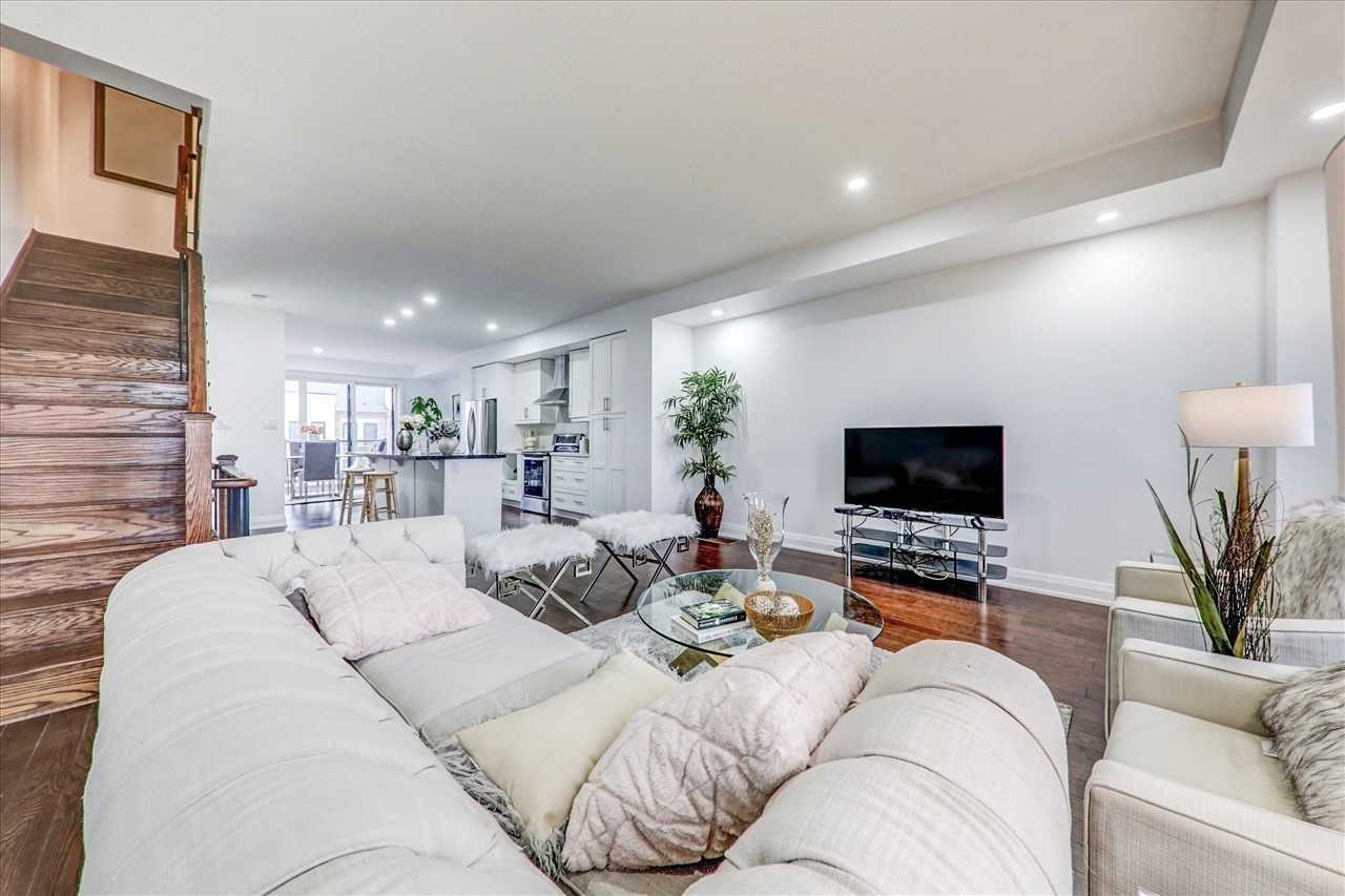 53 King George Way