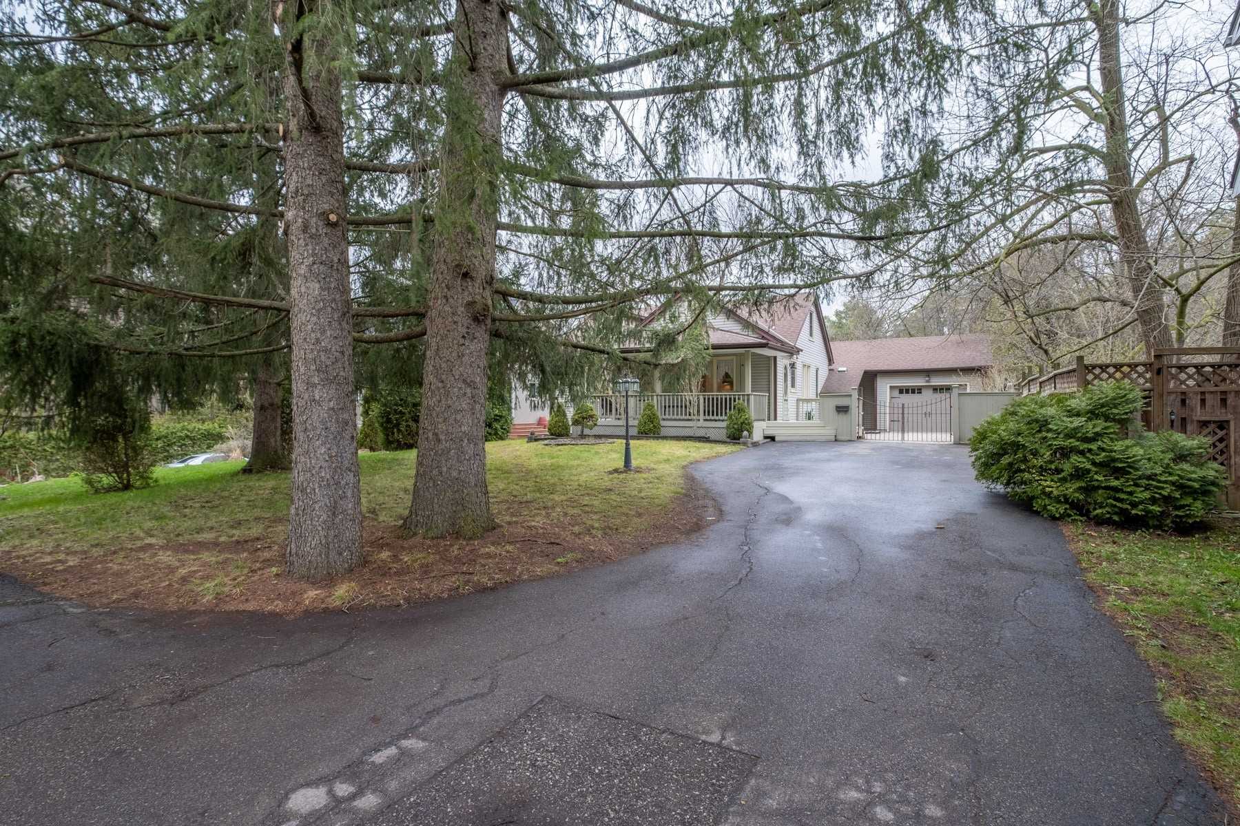 50 Twyn Rivers Dr