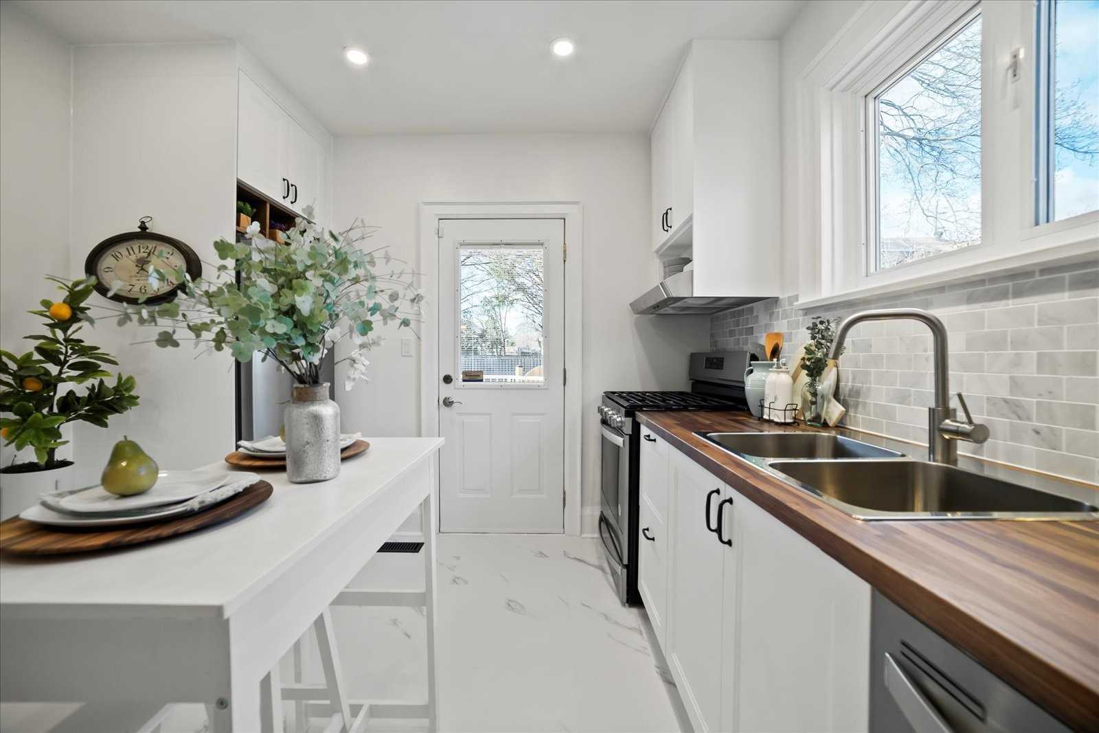 14 Mclaughlin Blvd