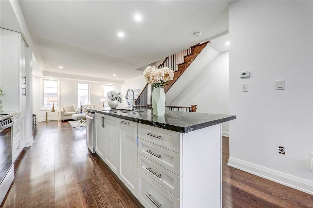53 King George Way