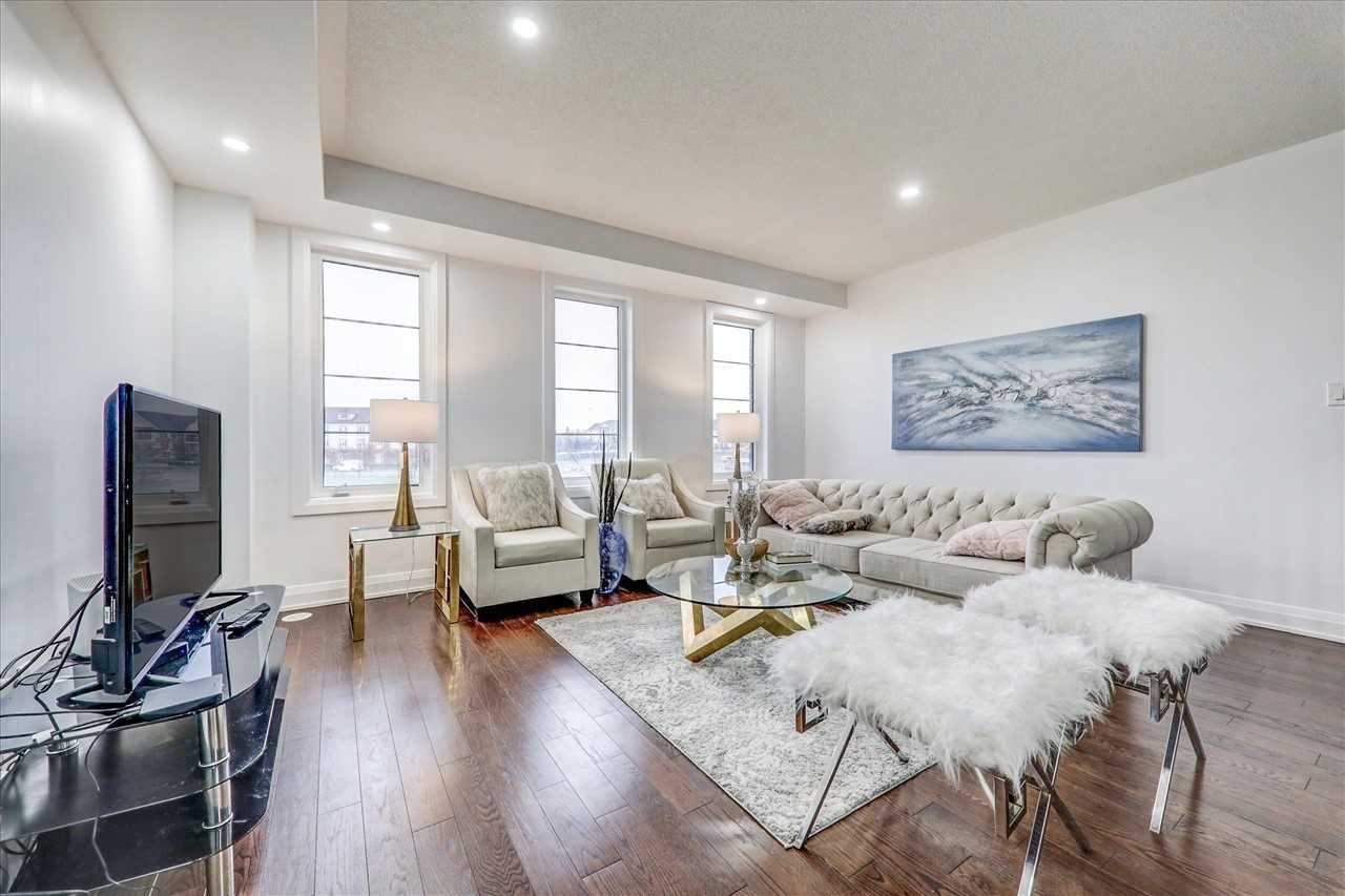 53 King George Way