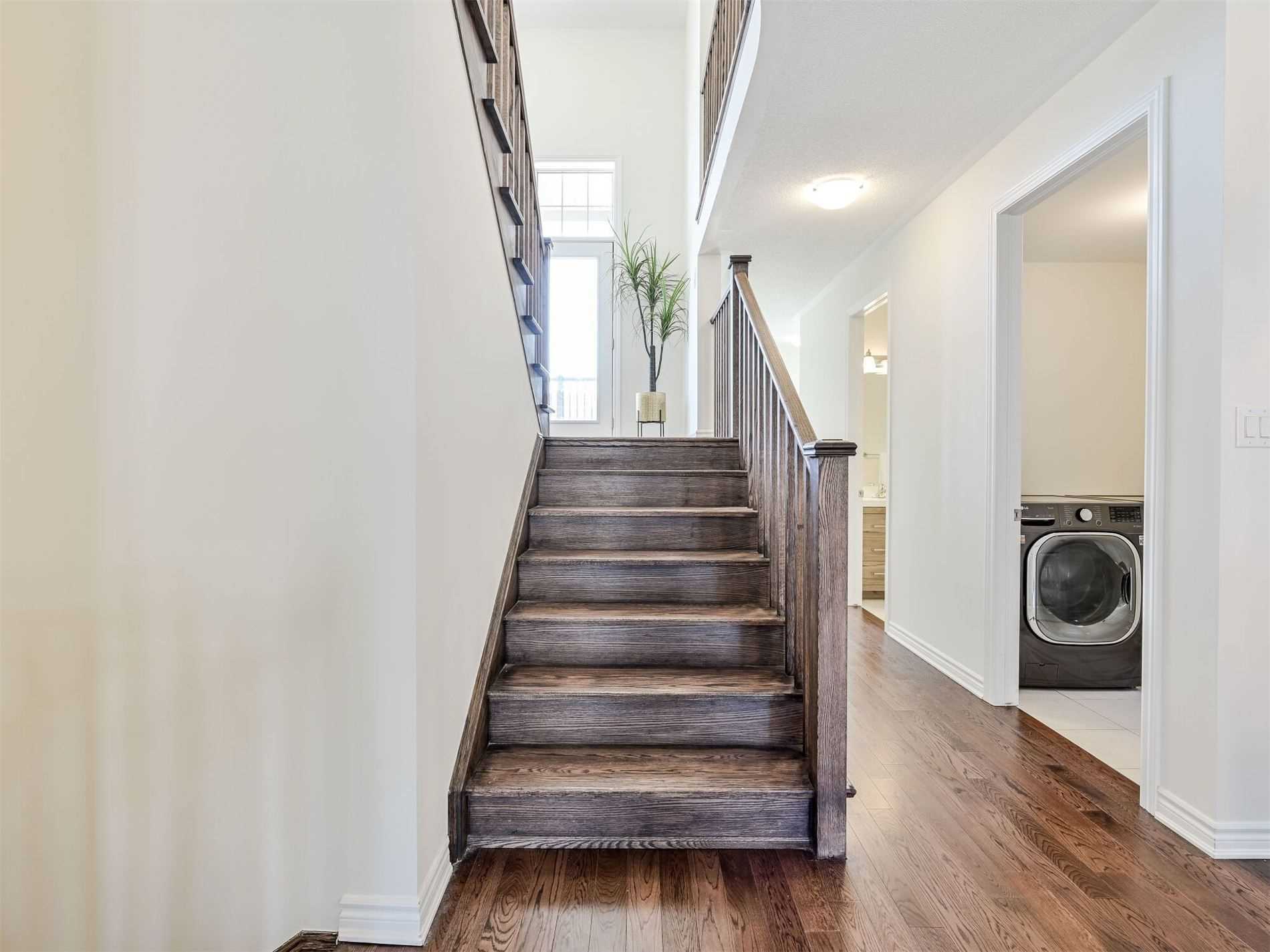 20 Lockyer Dr