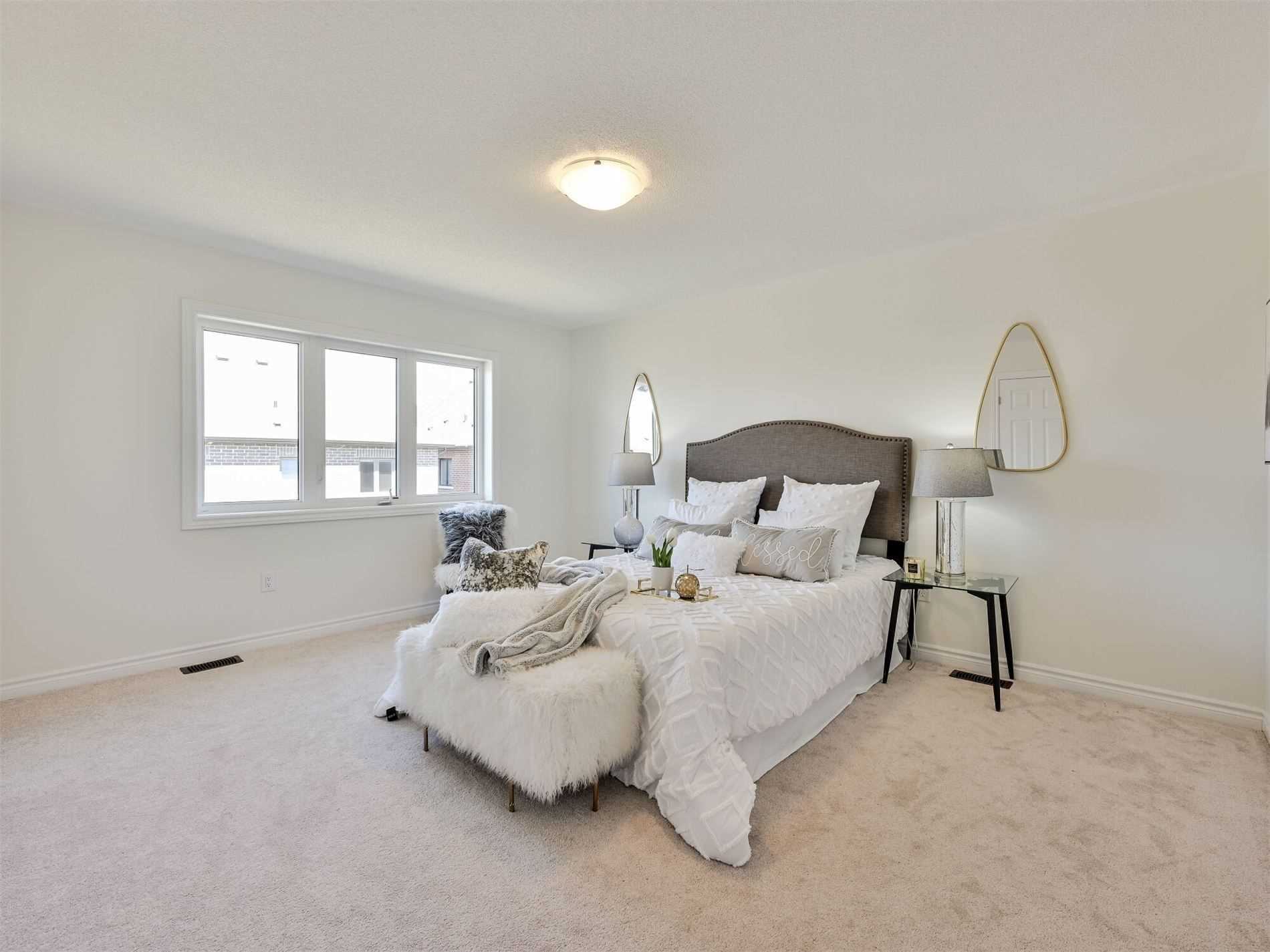 20 Lockyer Dr