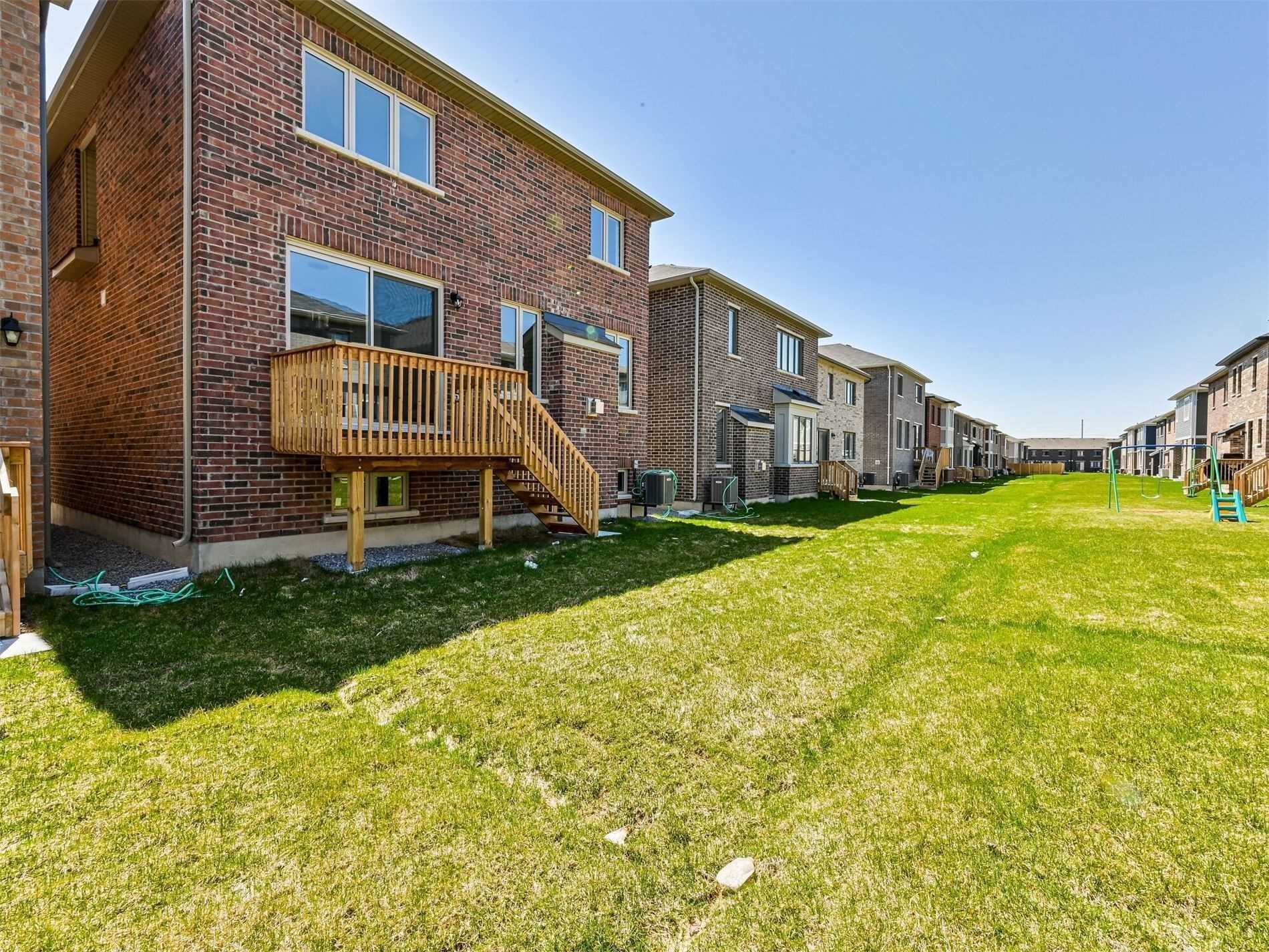20 Lockyer Dr
