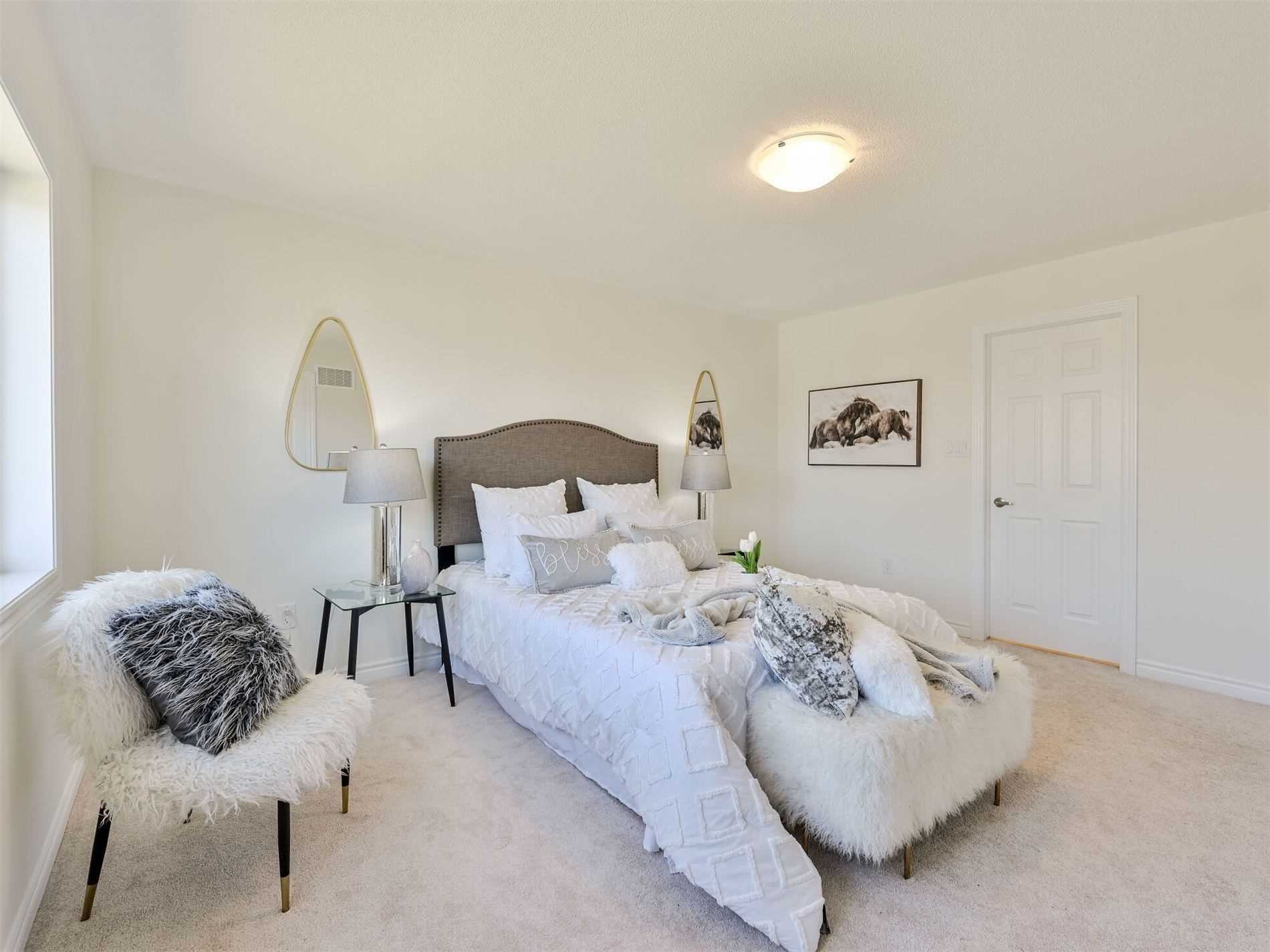 20 Lockyer Dr