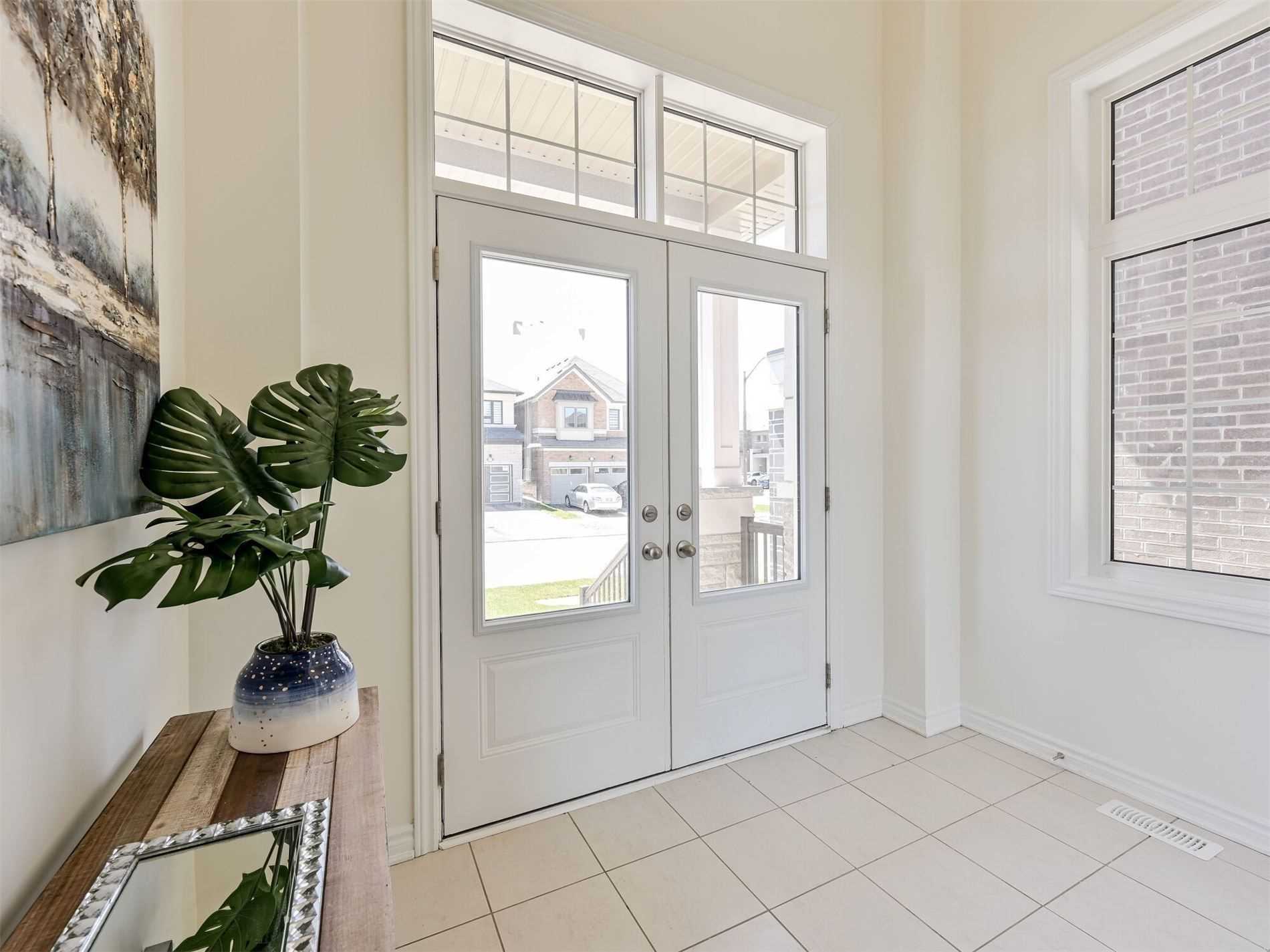 20 Lockyer Dr