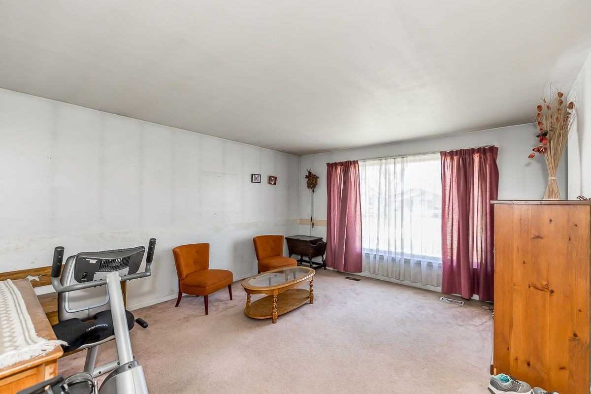 1337 Poprad Ave