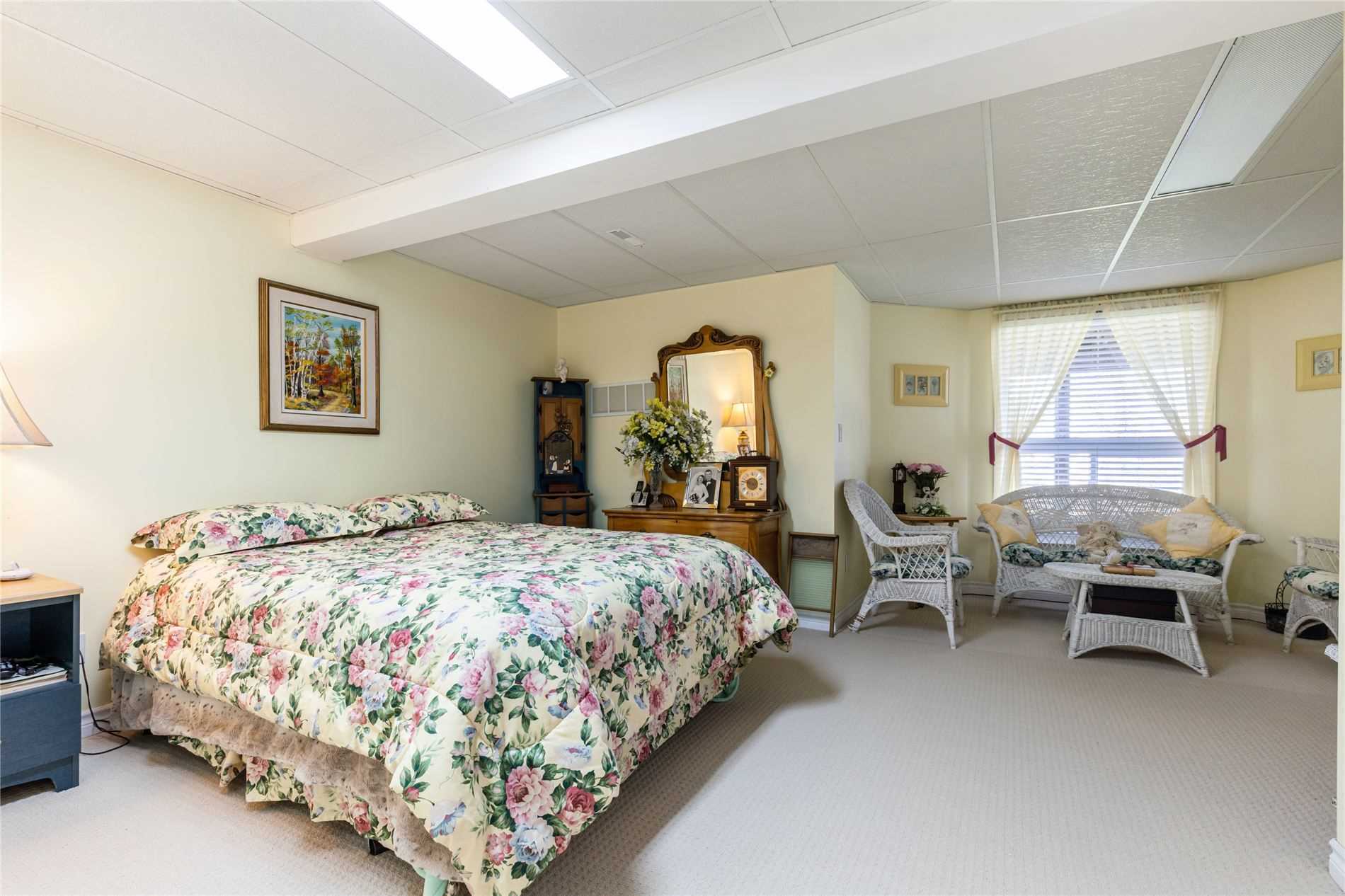 41 Padfield Dr
