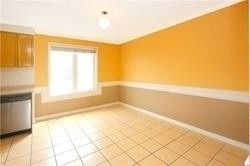 160 Bayly St W