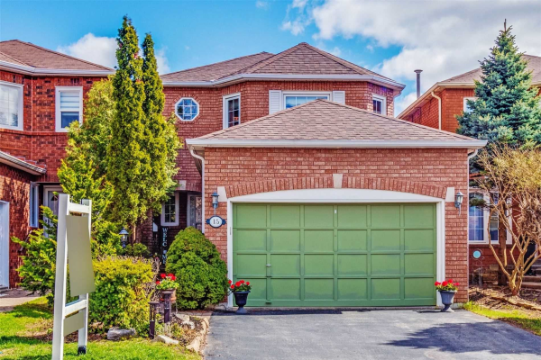 15 Fieldnest Cres, Whitby