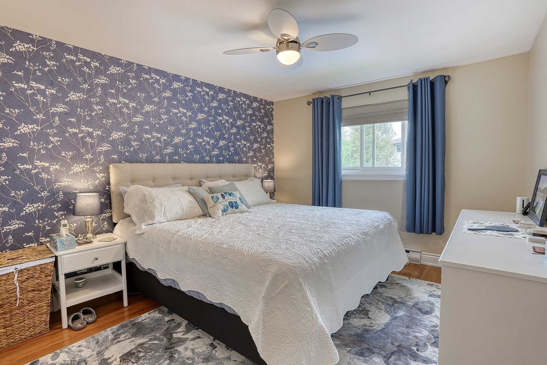 8 Lawrence Cres