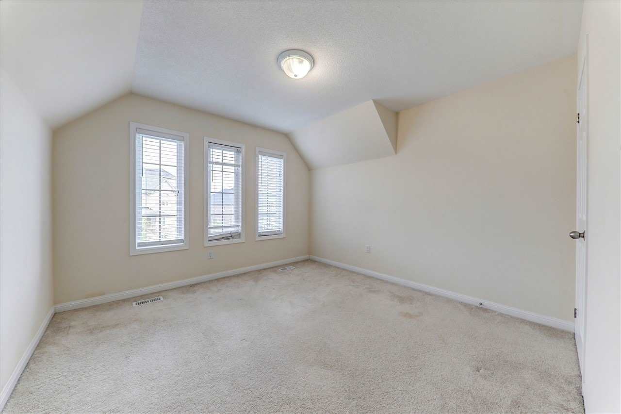 142 Hurst Dr