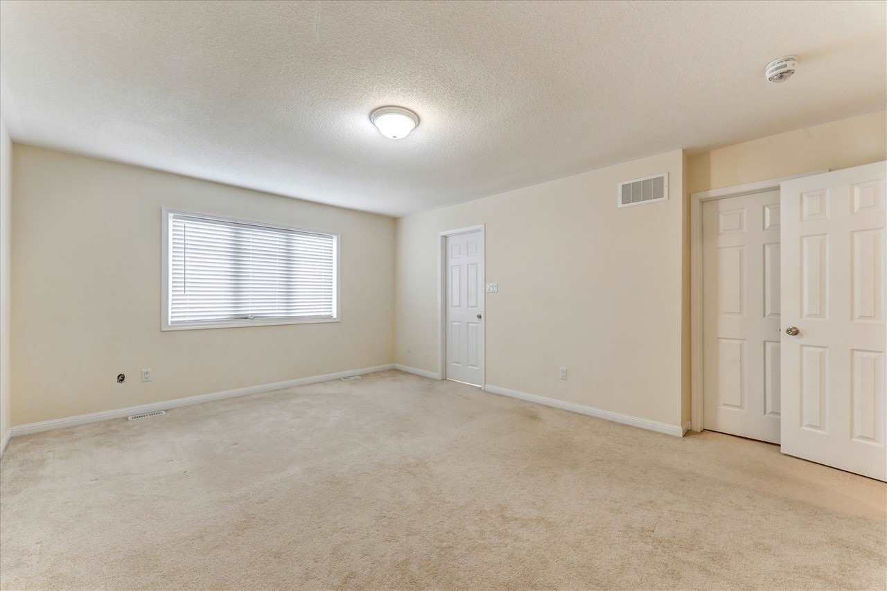 142 Hurst Dr
